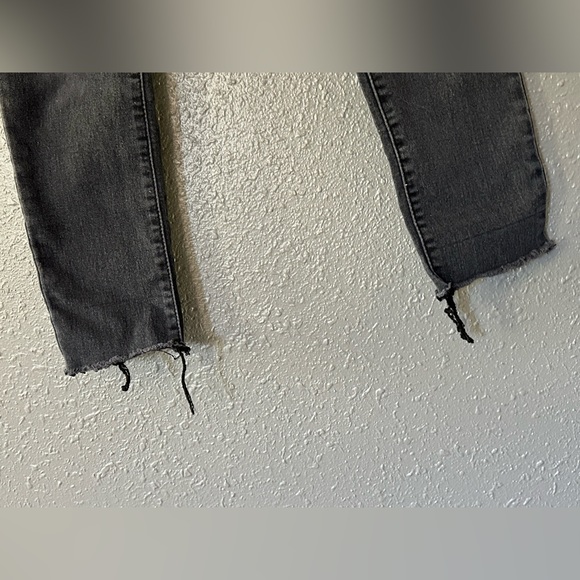 Women’s Size 7 No Boundaries Black Stretch Skinny Jeans Mid Rise - Picture 2 of 7